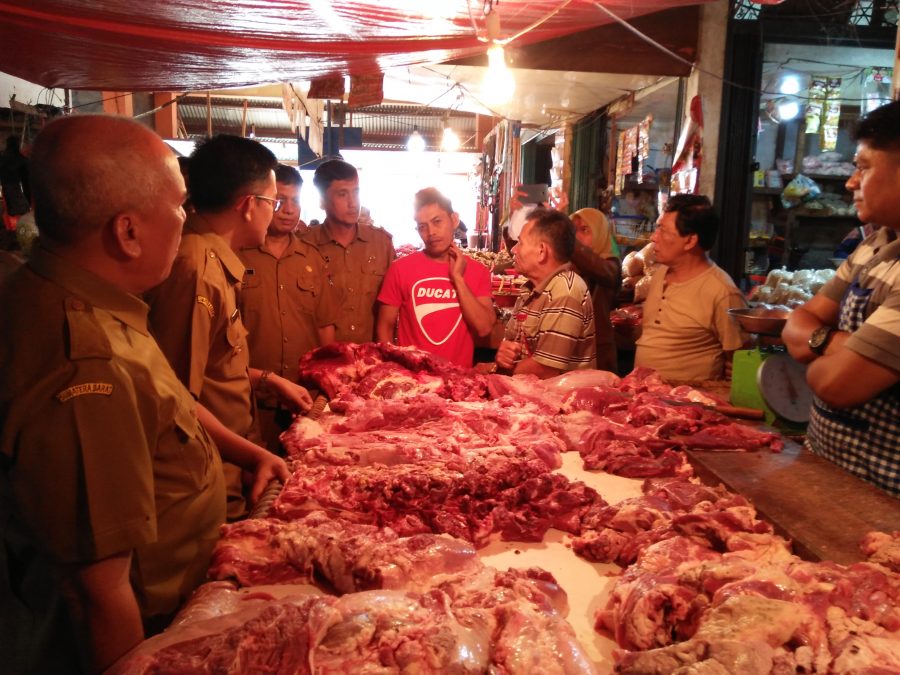 Memastikan Harga Tetap Stabil, Wakil Walikota Payakumbuh Mengunjungi Pasar Ibuh