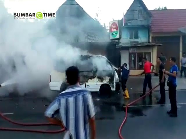 Usai Isi BBM, Satu Angkot Terbakar dan Nyaris Meledak di Payakumbuh, Berikut Video Detik Detik Terbakarnya