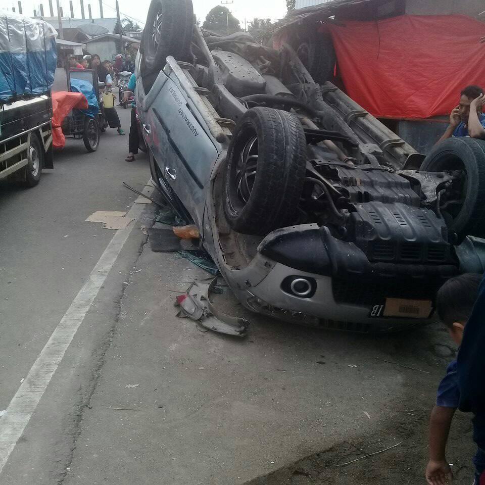 Diduga Dikejar Kawanan Begal, Mobil Pajero Sport Terbalik di Ujung Gading