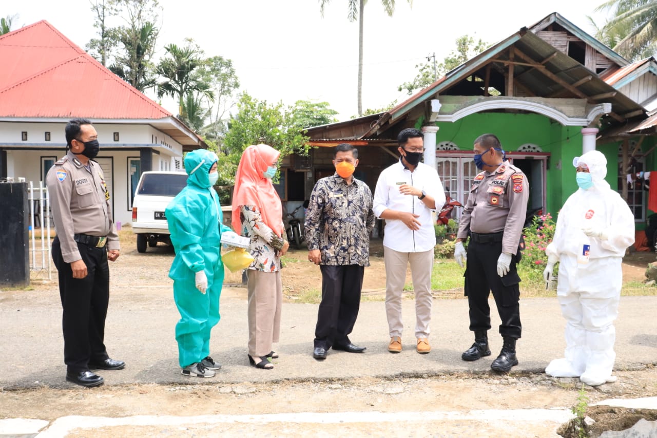 Wawako Payakumbuh Bersama Tim Lakukan Kunjungan Pemeriksaan Pasien ODP dan PDP