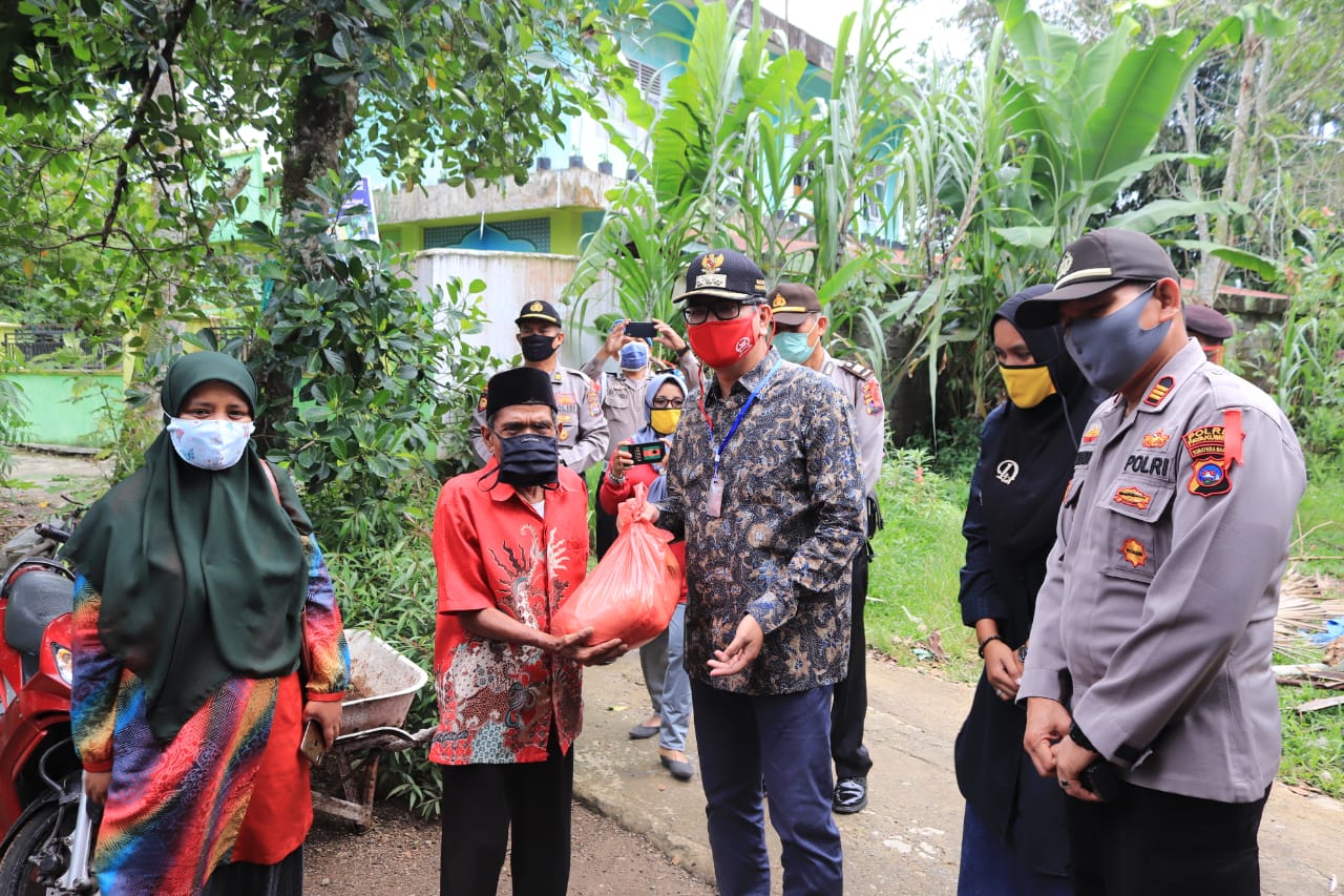 ASN Payakumbuh Galang Dana Berikan Bantuan Sembako Bagi Warga Terdampak