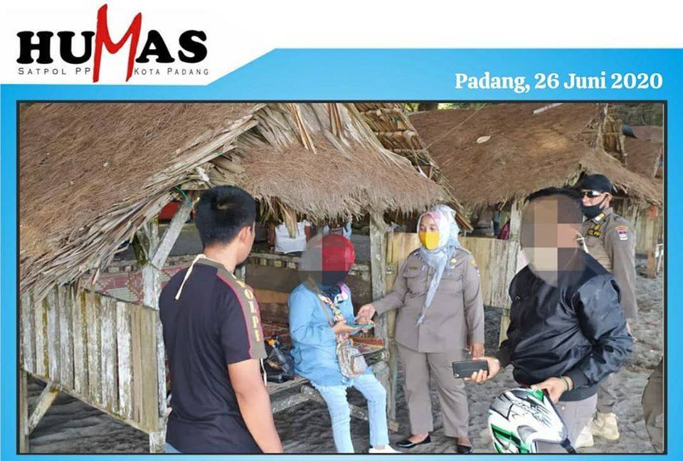 Diduga Berbuat Tidak Senonoh, 3 Pasangan Kasmaran Diamankan Satpol PP di Objek Wisata Pasir Jambak