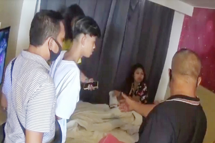 Busyet, Pelaku Begal Ditangkap Satreskrim Polresta Padang Saat bobok Bareng Dengan Dua Wanita