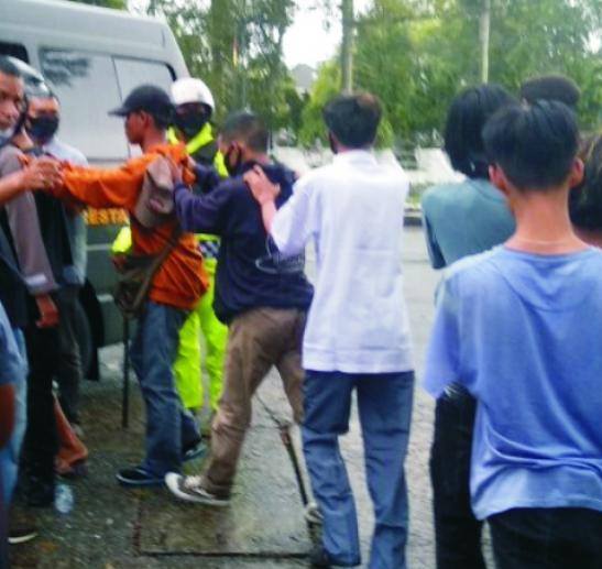 Ombudsman Perwakilan Sumbar Nilai Polisi Grasa Grusu Dalam Penanganan Demo, Stake Bayu : “Kami Telah Sesuai SOP”