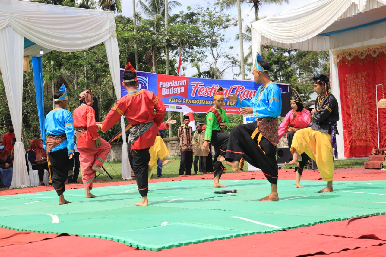 Festival Randai Se Luak Limopuluah Di Lapangan Bola Kaki Padang Somuik Talang, Patuhi Protokol Kesehatan Covid-19