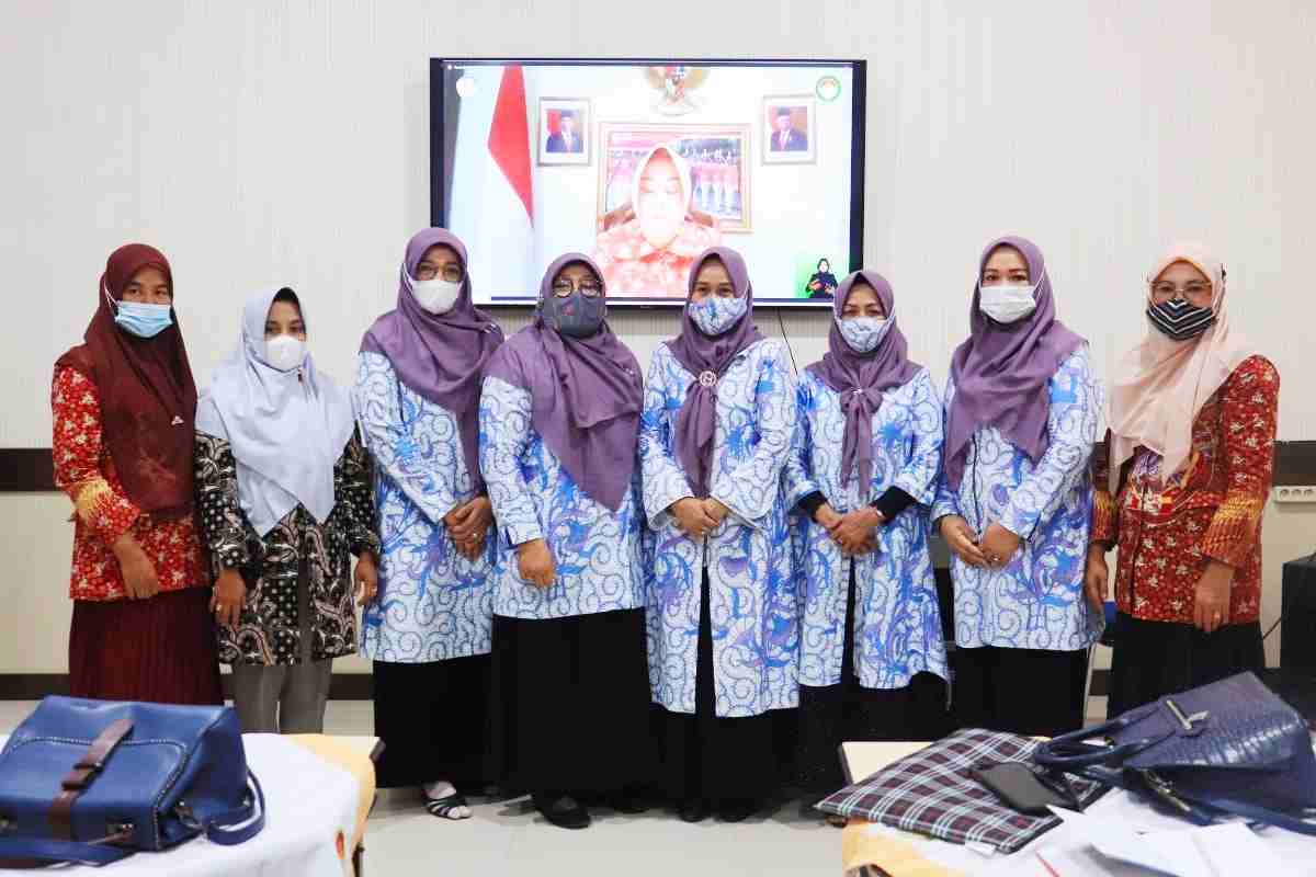 Dharma Wanita Persatuan Kota Payakumbuh Ikuti Webinar Merdeka Belajar