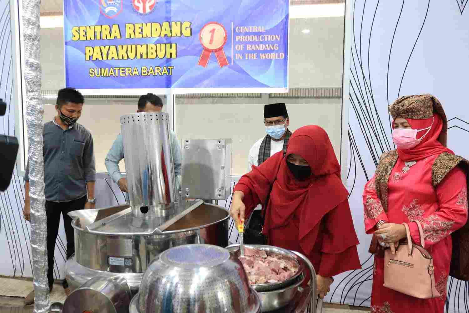 Bersama Ibu Negara Iriana Joko Widodo, Payakumbuh Ikuti Kegiatan Marandang Sedunia