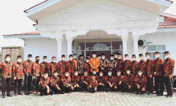 Lepas Kontingen MTQ XXXIX, Wako Riza Falepi: “Prestasi Tidak Bisa Didapat Dengan Sim Salabim”