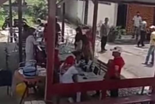 Beredar Video Penumpang Bus NPM Pingsan Usai Divaksin, Begini Tanggapan Polisi