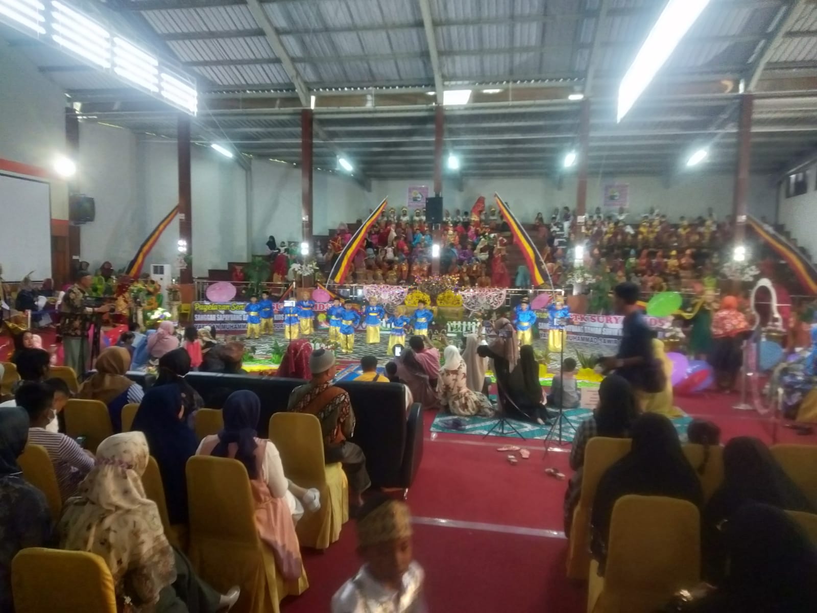 Pagelaran Seni ” TK. SURYA KIDS ” Bukittinggi Berlangsung Meriah Di Aula  Fort De Kock
