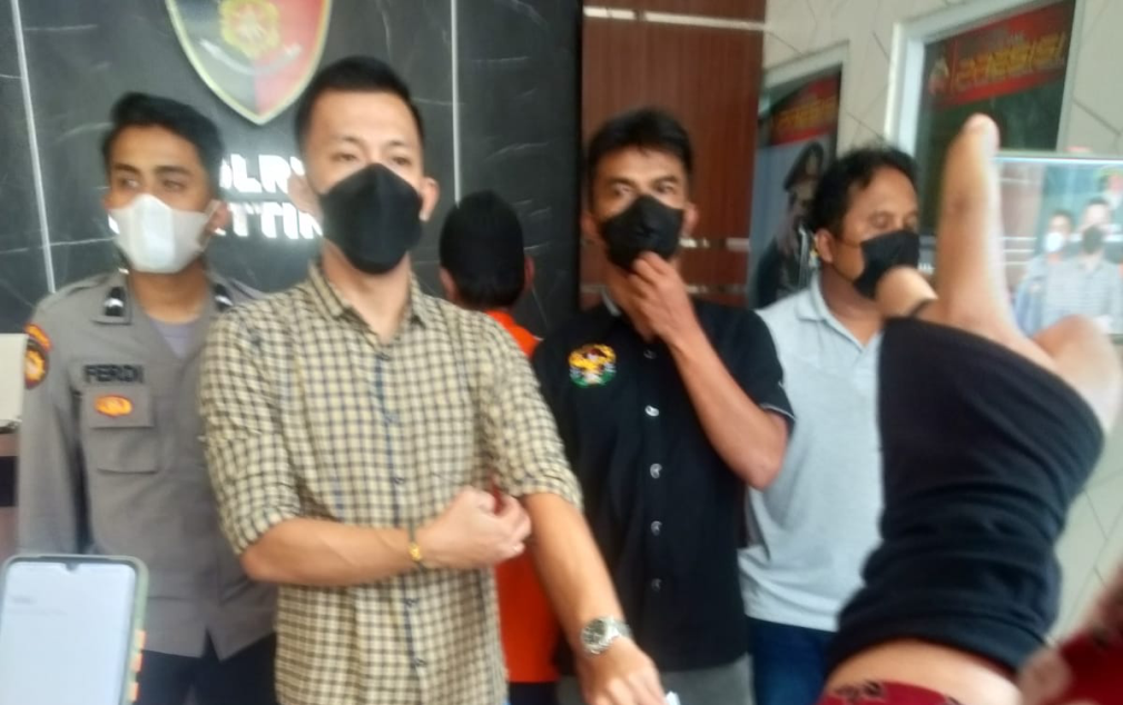 Pria 70 Tahun  Menyerahkan Diri Ke Polisi Karena Telah Mencabuli Tiga Orang Anak