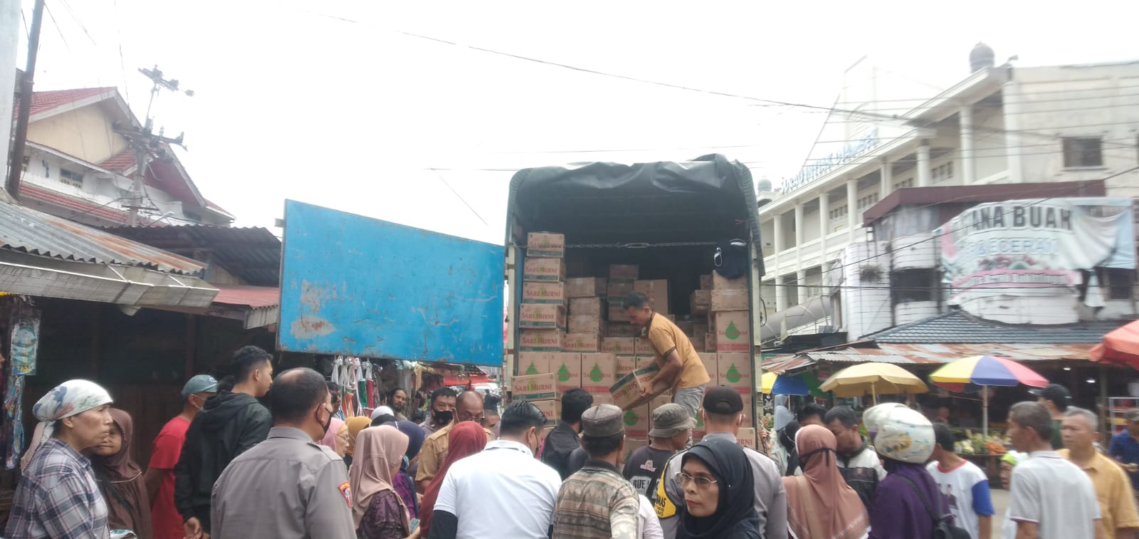 1000 Dus Minyak Goreng Didistribusikan Menjawab Kelangkaan Bukittinggi Sekitarnya