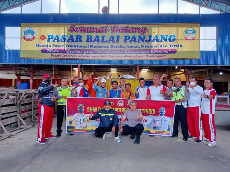 HUT Bhayangkara Ke-76 Polsek Banuhampu Laksanakan Bakti Sosial Religi