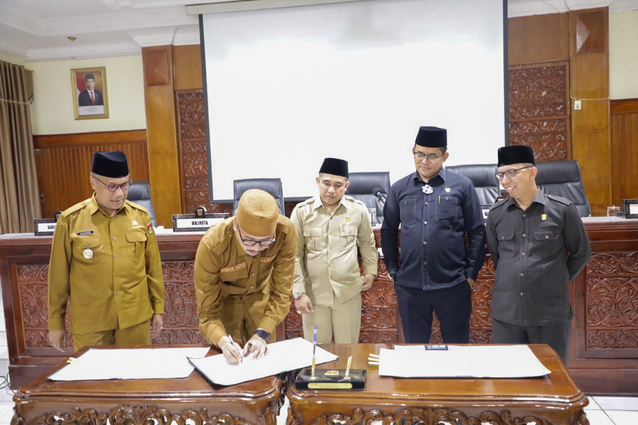 Wali Kota Dan DPRD Lakukan Penandatanganan Nota Kesepakatan KUA-PPAS APBD Kota Bukittinggi Tahun 2023