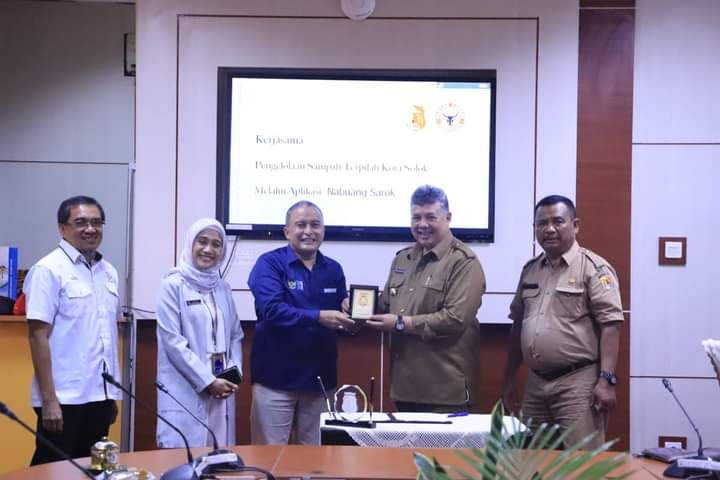 Wujudkan Zero Waste Pemko Solok Tanda Tangani MOU Dengan PT.Semen Padang