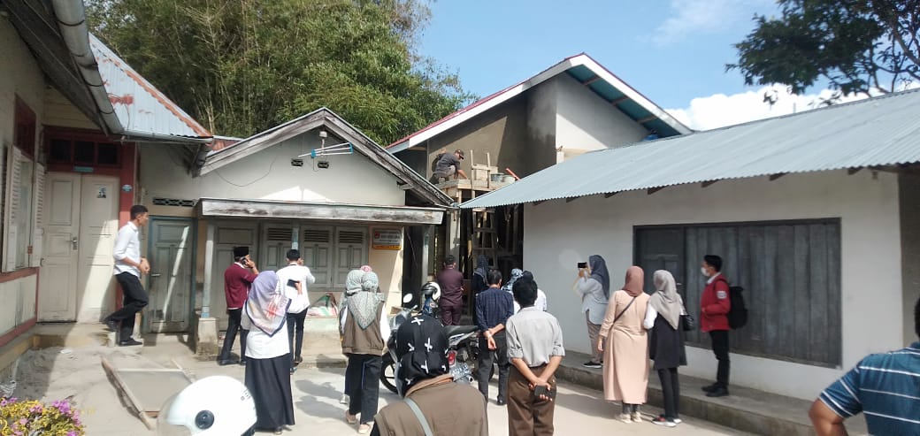 Ketua DPRD Kota Bukittinggi Tinjau Realisasi Bedah Rumah Di ABTB