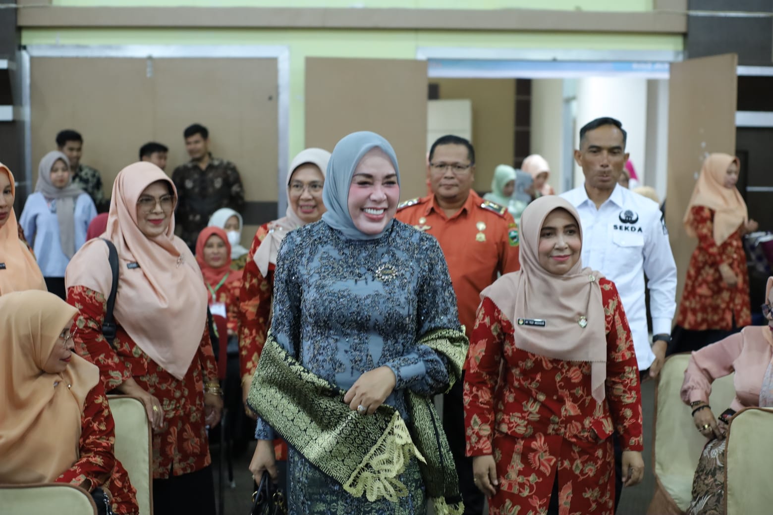 Peringatan Hari Ibu Ke-94 Dimeriahkan Dengan Lomba Tarik Suara Di Kabupaten Solok
