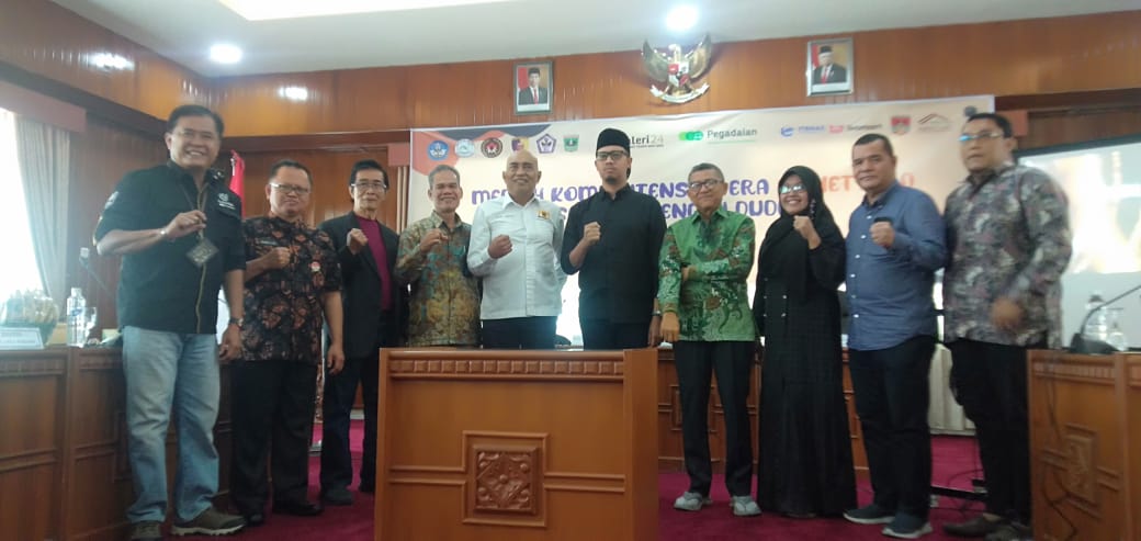 Seminar Dan FGD Meraih Kompetensi Di Era Society 5.0 Selaras Dengan Dunia Usaha dan Dunia Usaha Kerja (DUDIKA)