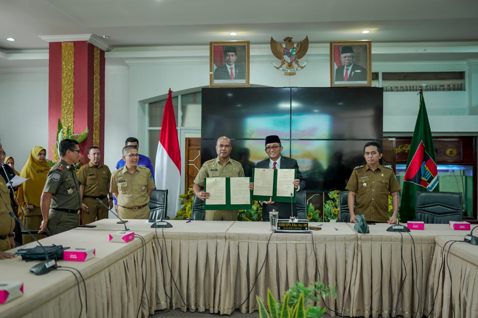 Disaksikan Gubernur Sumbar, Asisten I Pemkab Solok Tandatangani Kesepakatan Bersama