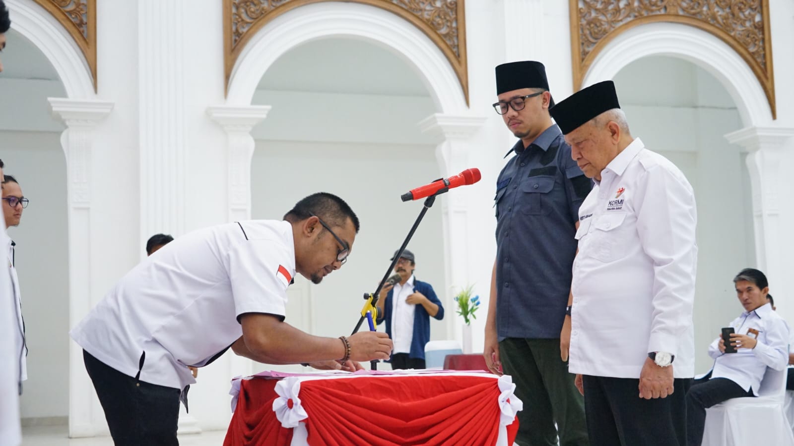 Hadiri Pelantikan Pengurus Kormi Bukittinggi 2022-2026, Erman: Kami Titipkan Program Pemerintah Bidang Ekonomi