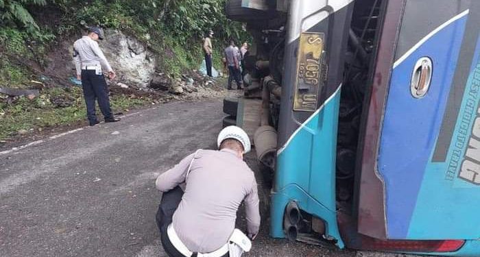 Bus Rombongan Mahasiswa Unri, Kecelakaan dan Ambruk, 33 Orang Dilaporkan Terluka