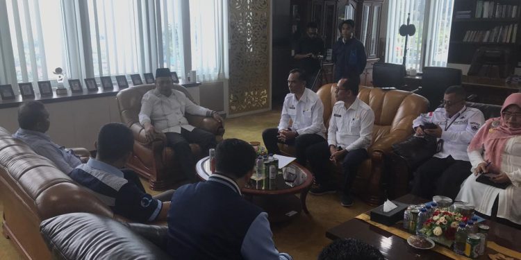 Terima Kunjungan Manajement PT.Tirta Investama (AQUA), Bupati Solok Sebut kerugian Masyarakat Petani