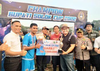 Menang Tipis 1 – 0, Kesebelasan Gunung Talang Memboyong Piala Bergilir Bupati Cup 2022