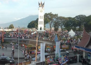 Sepuluh Ribu Pengunjung Setiap Hari Datang Ke Bukittinggi Pada Event Pedati XII