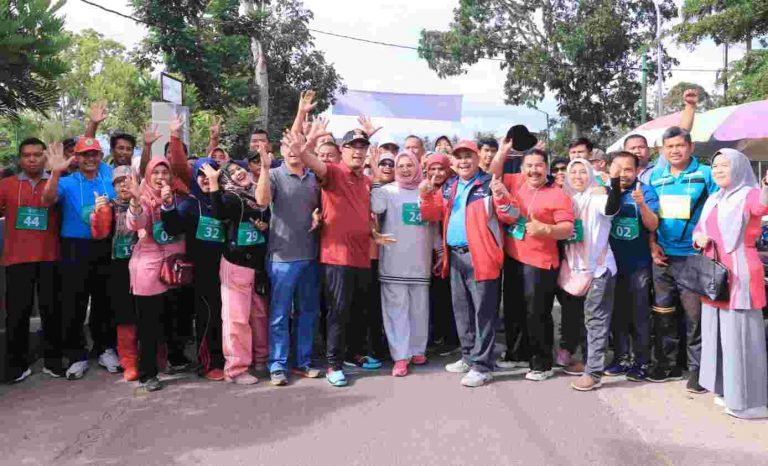 Bersama Ratusan ASN, Wako Rida Ananda Ikuti Tes Kebugaran Jasmani￼