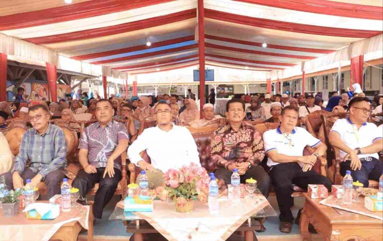 Wako Rida Ananda Buka Secara Resmi Mubes I Iluni SMPN 1 Payakumbuh￼