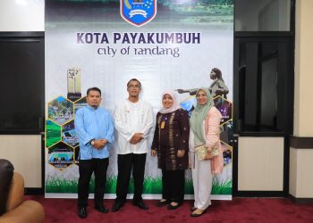Betemu Pimpinan Bank Nagari Syariah, Pj. Wako Rida Minta Arahkan Program Perbankan Buat Bantu Petani