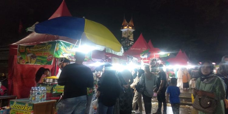 Jasuke Salah Satu Makanan Favorit Dicari Pengunjung, Kampung Kuliner Pedati XII Pelataran Taman Jam Gadang Bukittinggi