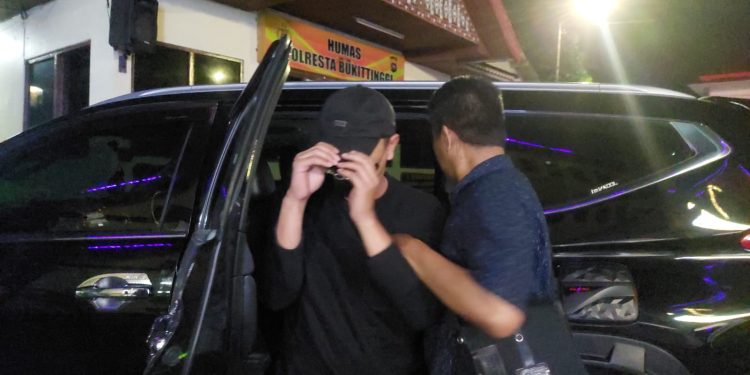 Buronan Penggelapan Dana Sapi Kurban Menyerahkan Diri ke Polresta Bukittinggi