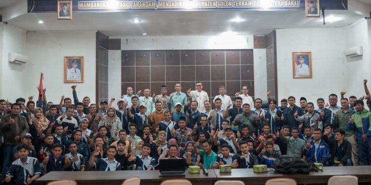 Bupati Solok Hembuskan Angin Segar, Puluhan Pekerja Bangkit Berikan Janji, Dan Usulan