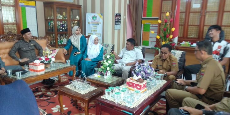 Komisi ll DPRD Kota Bukittinggi Bersama SKPD Meninjau Beberapa Sekolah