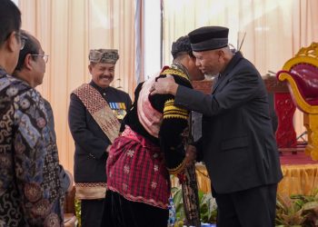 Suku Salo Situjuah Banda Dalam Lantik Penghulu Kaum, Gubernur Mahyeldi Ingatkan Kembali Peran Strategis Pemangku Adat dalam Masyarakat
