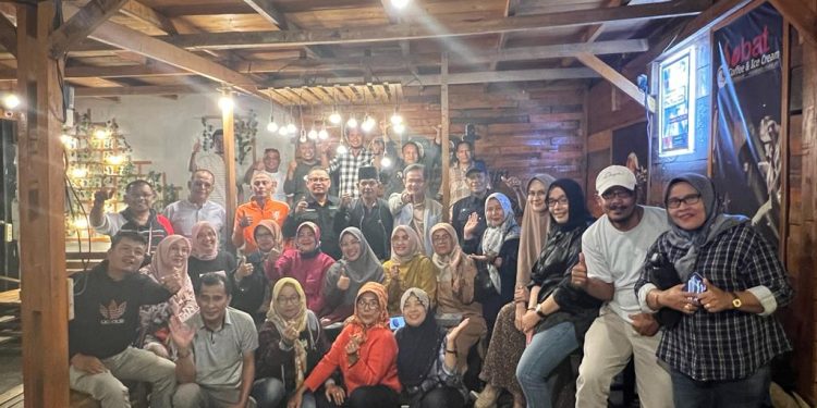Gelar Rapat Pengukuhan Pengurus ILUNI dan Reuni Akbar SMP 2 Kota Solok, Rudi Horizon Di Amanahkan