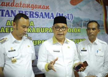 Implementasikan Arahan Mendagri, Pemkab Solok dan Pemkab Sijunjung Tekan MOU