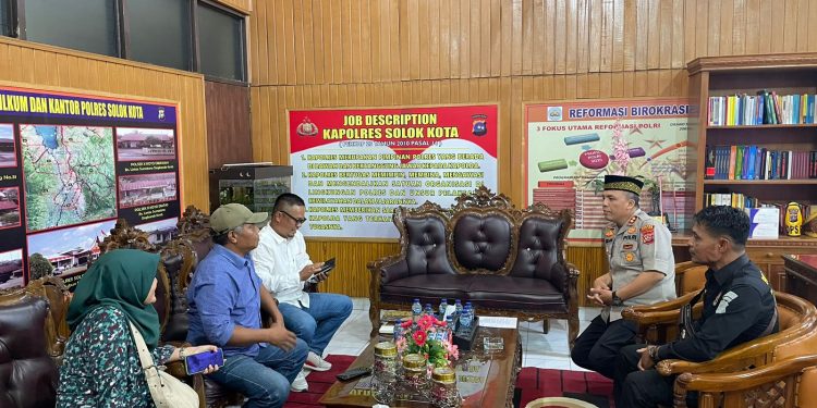 Kapolres Solok Kota AKBP. Ahmad Fadilan Menerima Kunjungan Ketua SMSI Solok