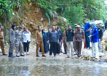 Akses Jalan Rusak Parah, Kunker Bupati Solok dan Komisi V DPR RI Gagal Dilaksanakan