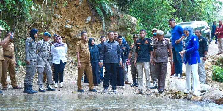 Akses Jalan Rusak Parah, Kunker Bupati Solok dan Komisi V DPR RI Gagal Dilaksanakan