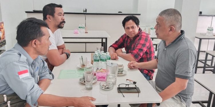 Pengurus DPC PJS Bukittinggi Diskusi Strategi Pemasaran UMKM dengan H. Chairunnas