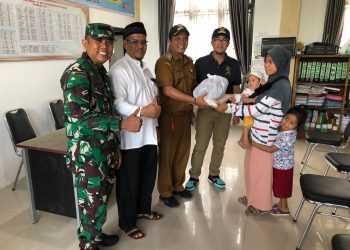 Bersama BAZNAS, Pj. Walikota Payakumbuh Serahkan Bantuan Untuk Anak Stunting di Kelurahan NDB