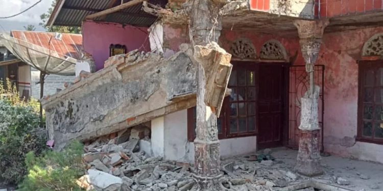 Dana Bantuan Tak Kunjung Cair, Korban Gempa Pasaman Barat Datangi Kantor Bupati.
