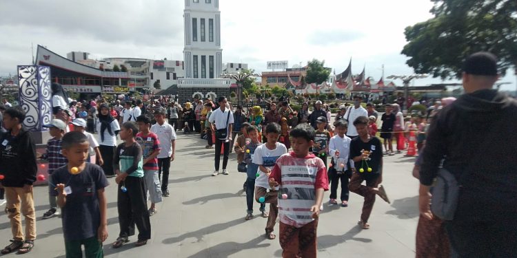 Bukittinggi Heboh Dengan Festival Lato-lato dan Berbagai Acara Seru Lainnya