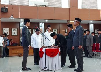 38 Pejabat Pemko Bukittinggi Dilantik,6 Diantaranya Eselon ll