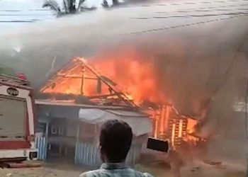Satu Rumah Ludes Dilalap Api di Kampung Cubadak, Pasaman Barat.