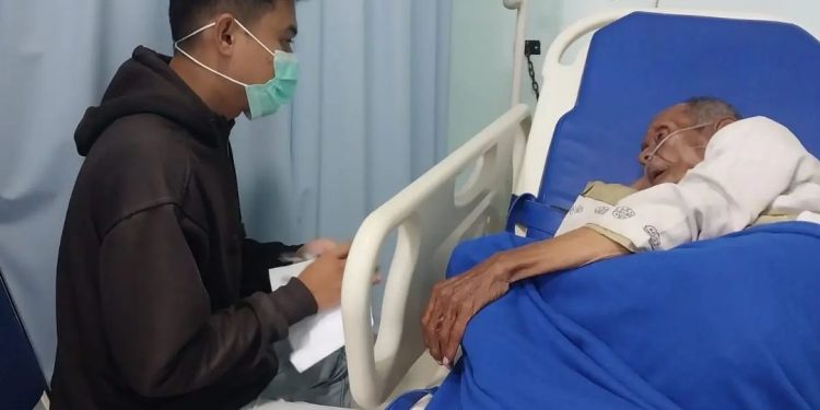 Lansia Terlantar di Pasar Raya Padang, Tujuh Anaknya Tinggal di Jakarta.