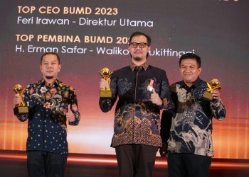 Sukses Tabungan Utsman, Wako dan BPRS Jam Gadang Kembali Borong Penghargaan Top Nasional