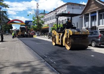 Pemko Bukittinggi Mulai Aspal Bekas Galian Drainase Primer Untuk Kenyamanan Pengendara
